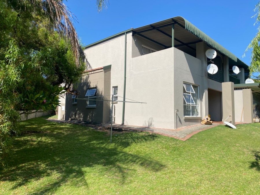 3 Bedroom Property for Sale in Safari Gardens North West